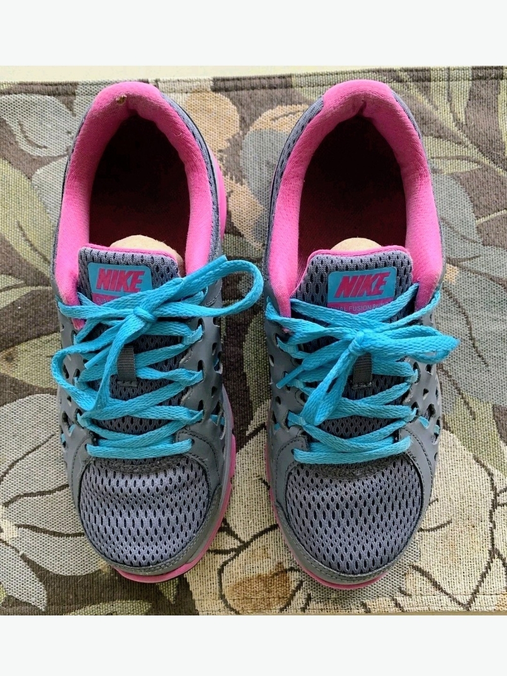 .Nike Women's Dual Fusion Run 2 sneakers